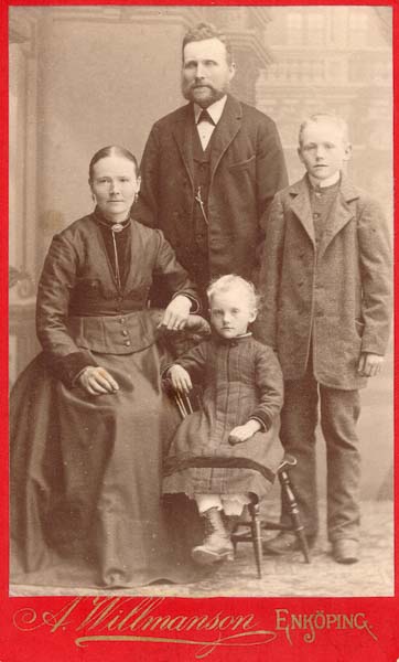 Matilda Andersdotter Karl Eriksson Sally Samuel ca 1886 - Anders Willmanson - Enköping - 197A - Grosshandlaren