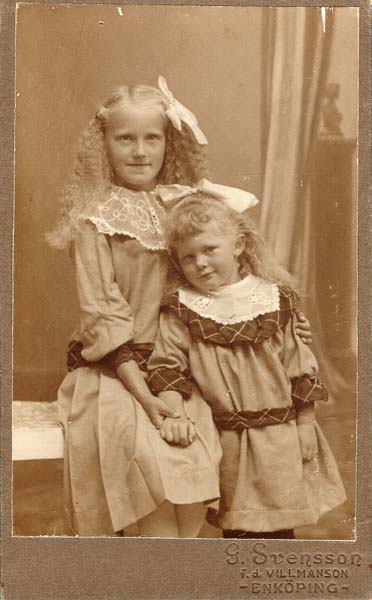 Nora Karolina Johansson Elsa Elvira Johansson 1919 - Gunhild Svensson - Enköping - 10A - Grosshandlaren