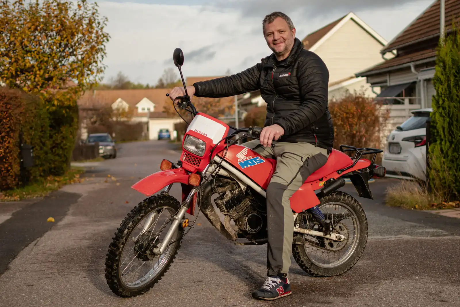 Honda-MT5-1991 - RIM Digital Sitter på min röda och vita Honda MT5, årsmodell 1991.